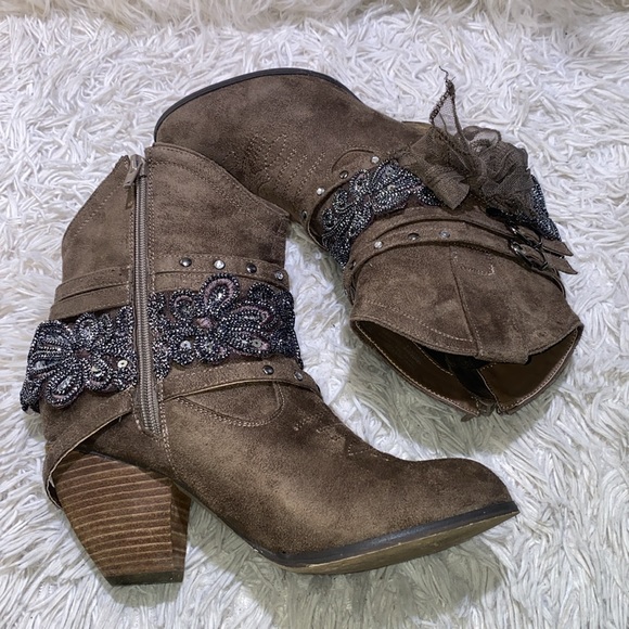 🤠-Not Rated Western Heeled Boots-🤠 - Picture 4 of 8